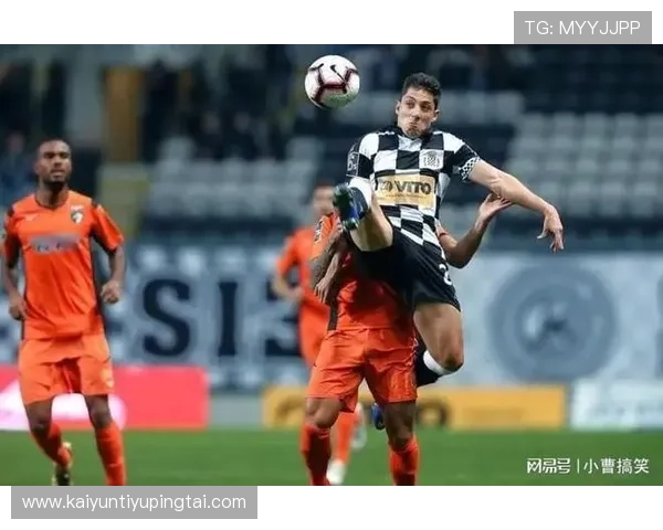 开云足球官网详细介绍足球比赛规则、战术分析及专业解说内容